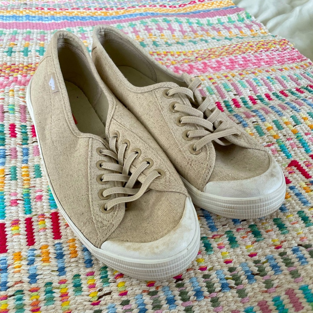 Rocket Dog Tan Sneakers, Women’s 10